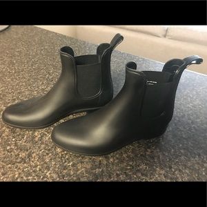 NWOT Rain boots